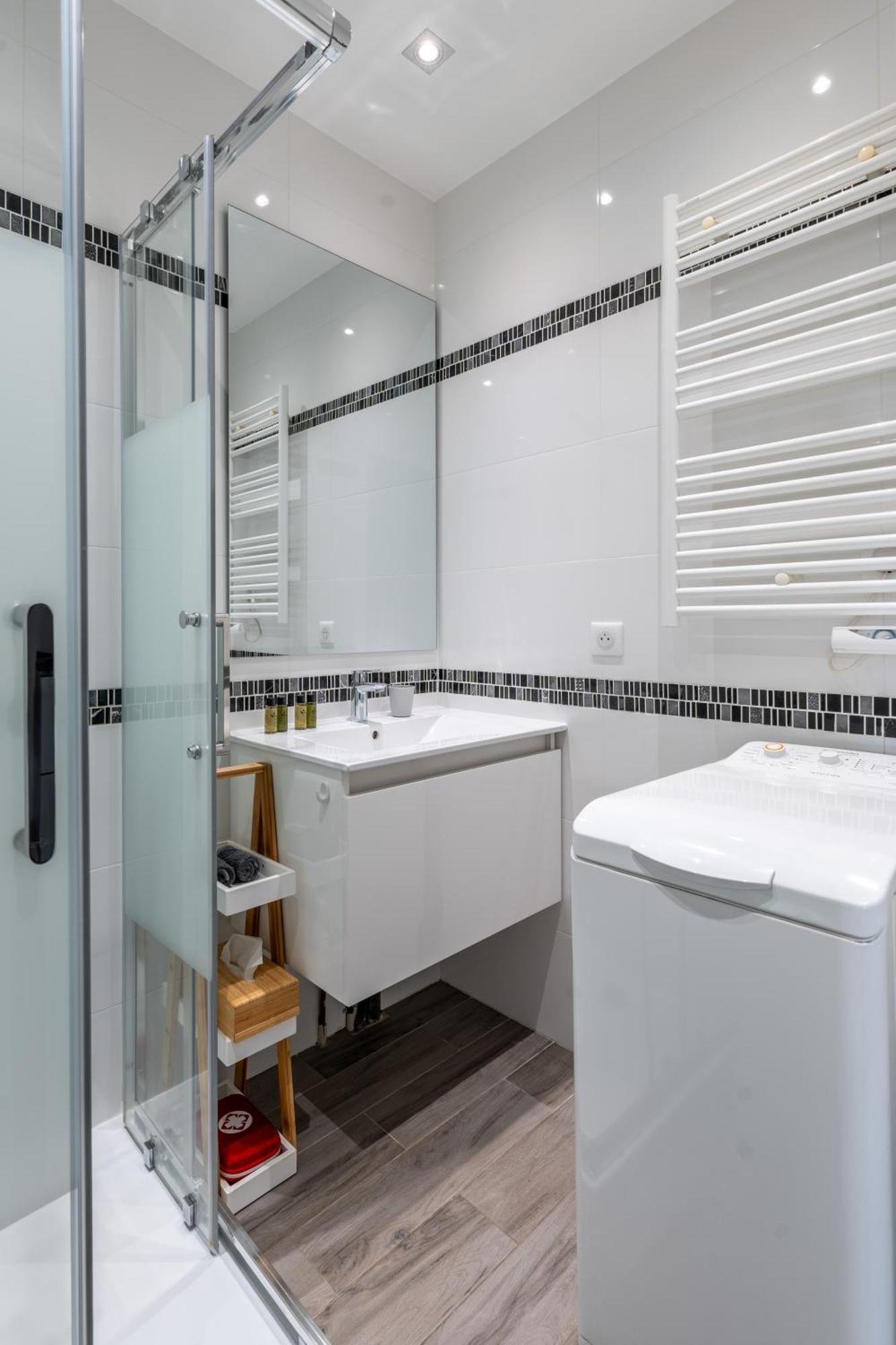 Fabuleux Appartement 2 Personnes Au Coeur De Menton, Climatise Et Proche Gares Routiere Et Sncf Exterior foto