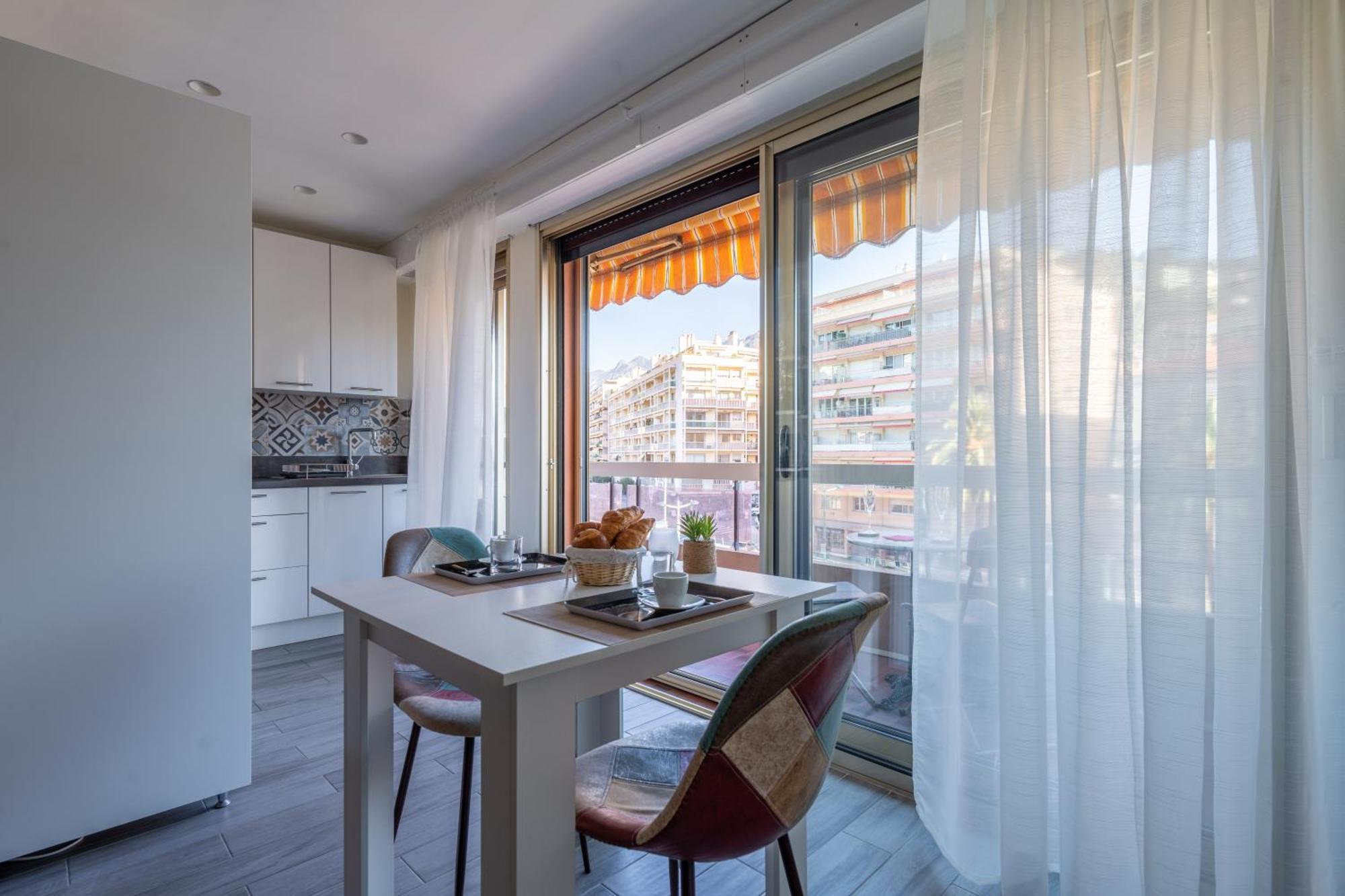Fabuleux Appartement 2 Personnes Au Coeur De Menton, Climatise Et Proche Gares Routiere Et Sncf Exterior foto